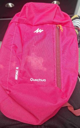 Sac à dos Quechua Arpenaz 10 rouge - parfait pour l'été