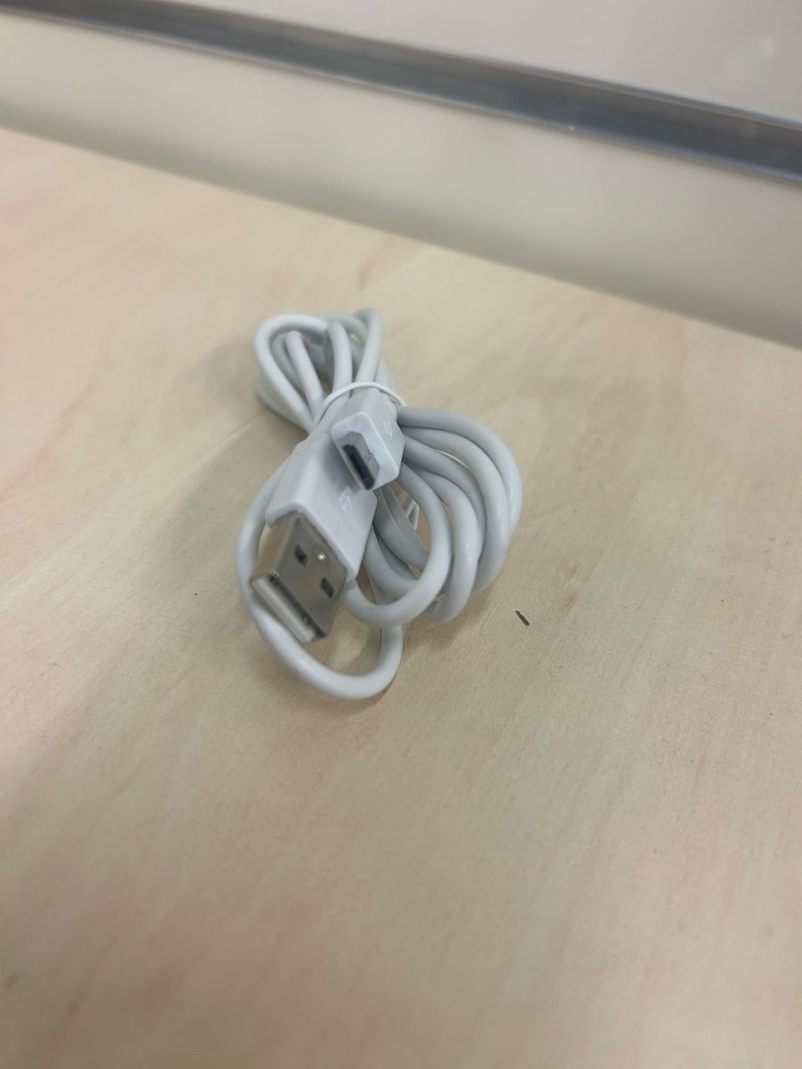Kabel: Câble de recharge USB - Micro USB – Neu (gemäss Beschreibung) aus Villars-le-Terroir von pla_8d6b 3