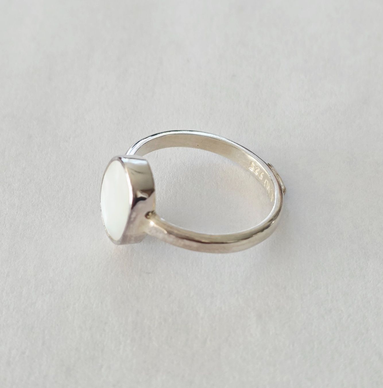 Anelli: Oval Mutterperle Silberring 925 - A&C Oslo - Neu – Nuovo e nell'imballaggio originale da Uetikon am See venduto da Coralreef 4
