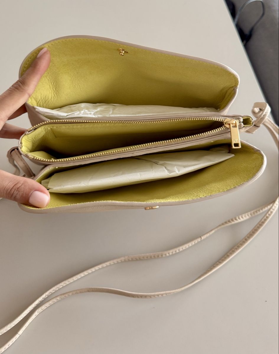 Celine Sacs femmes: CELINE Trio Flap Bag in Smooth Lambskin – Neuf (Voir description) à Dübendorf par Pink.Blue 7