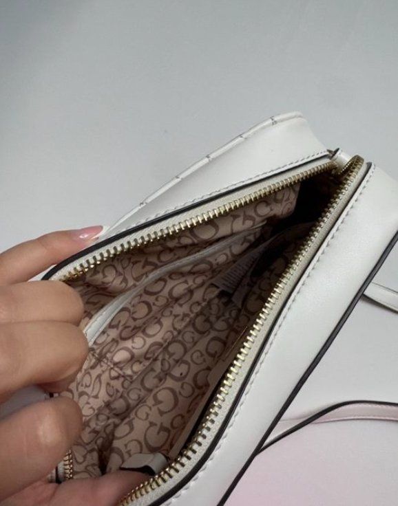 Guess Taschen für Damen: Guess Handtasche Weiss Elegant – Neu (gemäss Beschreibung) aus Wichtrach von  2