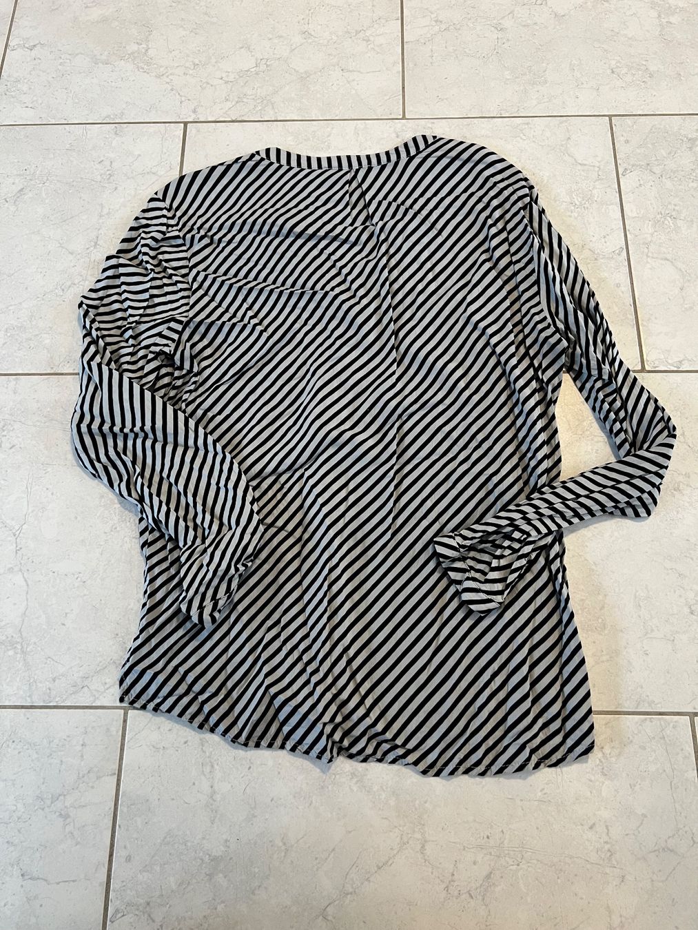 Emily van den Bergh Camicette: Emily van den Bergh Bluse, Gr. 40, schwarz/weiss gestreift – Usato da Mumpf venduto da Roxy_Piercing 4