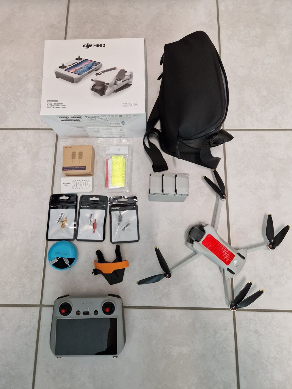 DJI Modellismo RC: DJI Mini 3 Fly More Combo mit Zubehör – Usato da Safenwil venduto da Rnokia