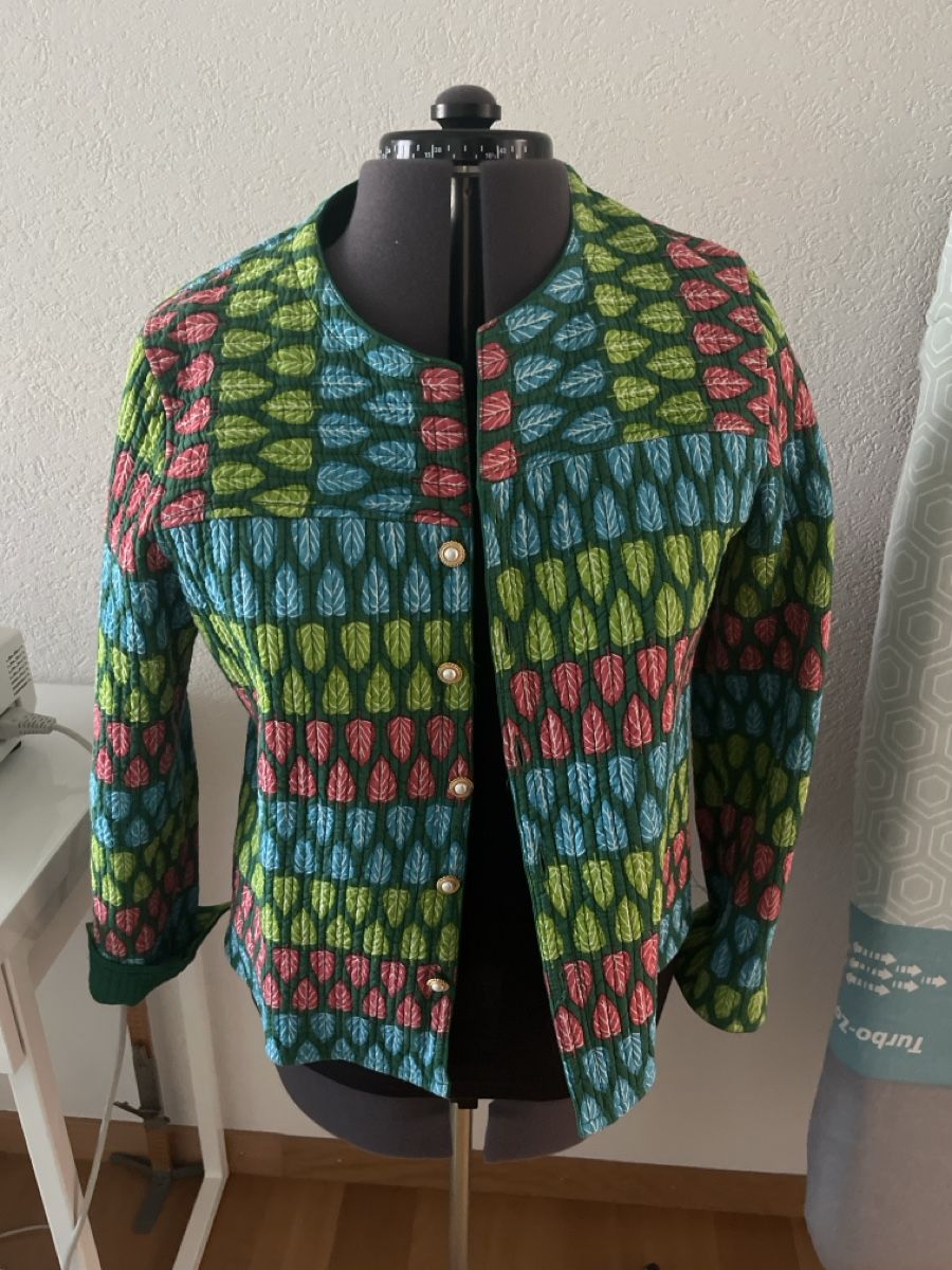 Giacche: Frühlingshafte Jacke mit Blätter Muster Gr. M – Nuovo (secondo la descrizione) da winterthur venduto da Ulla2