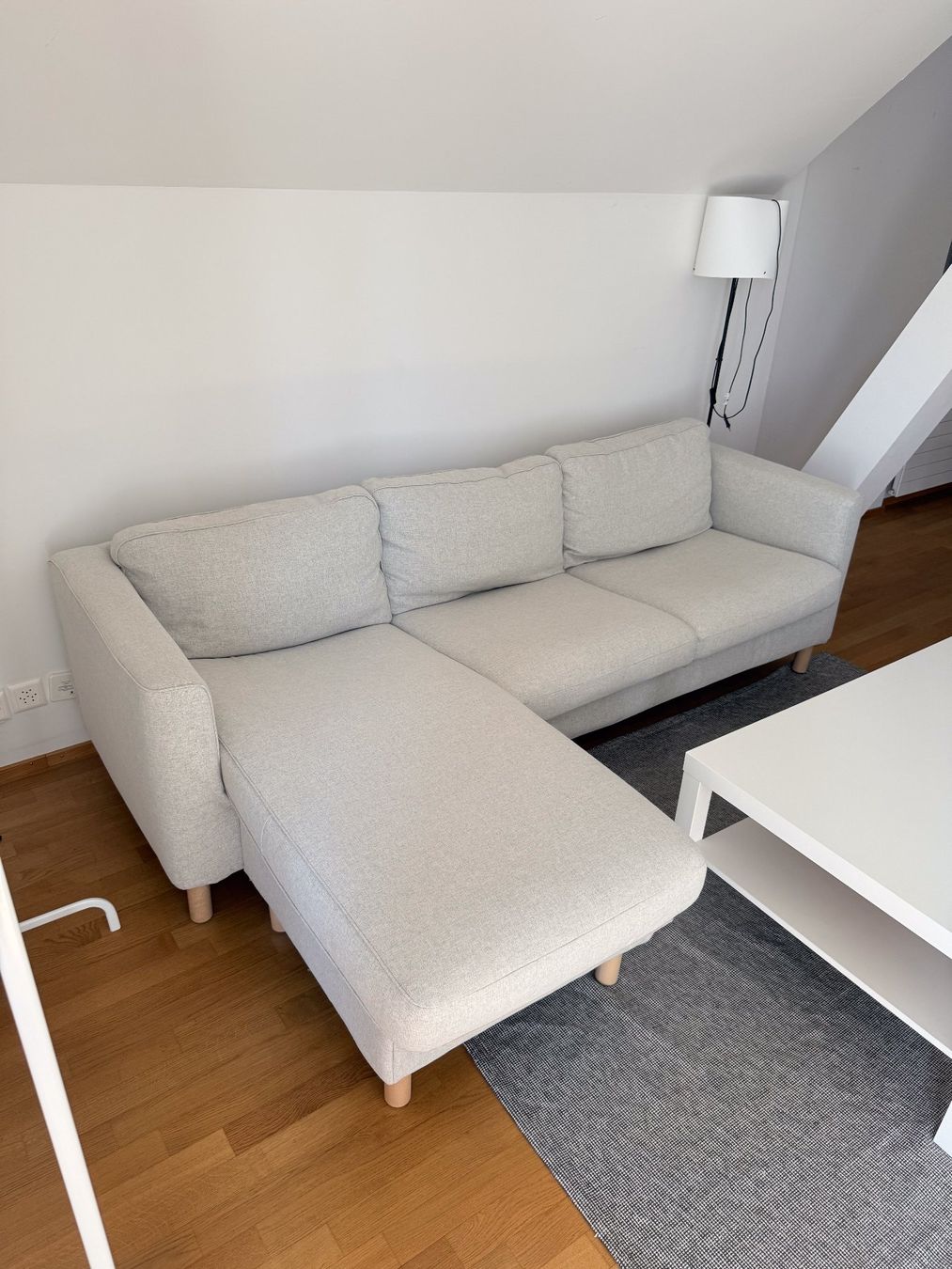 Divani: Alles muss raus: Couch aus Stoff – Usato da Zürich venduto da heysmokey