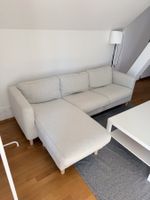 Alles muss raus: Couch aus Stoff