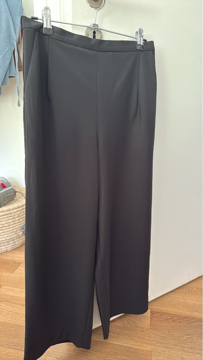 Pantaloni: schwarze Damen-Culottes, Grösse XS Mango – Usato da Basel venduto da jolipups12