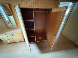 Kleiderschrank Holz 2-türig Vintage guter Zustand