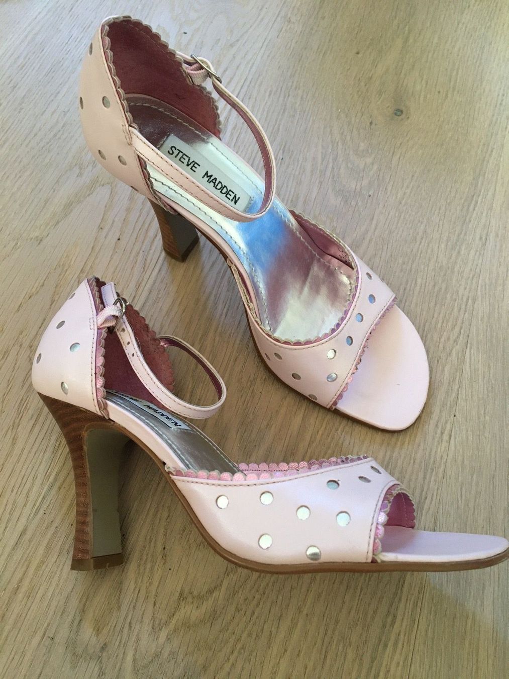Steve Madden Damenschuhe: Rosa Steve Madden High Heels Grösse 37.5 – Gebraucht aus Winkel von Flyhy2020 2