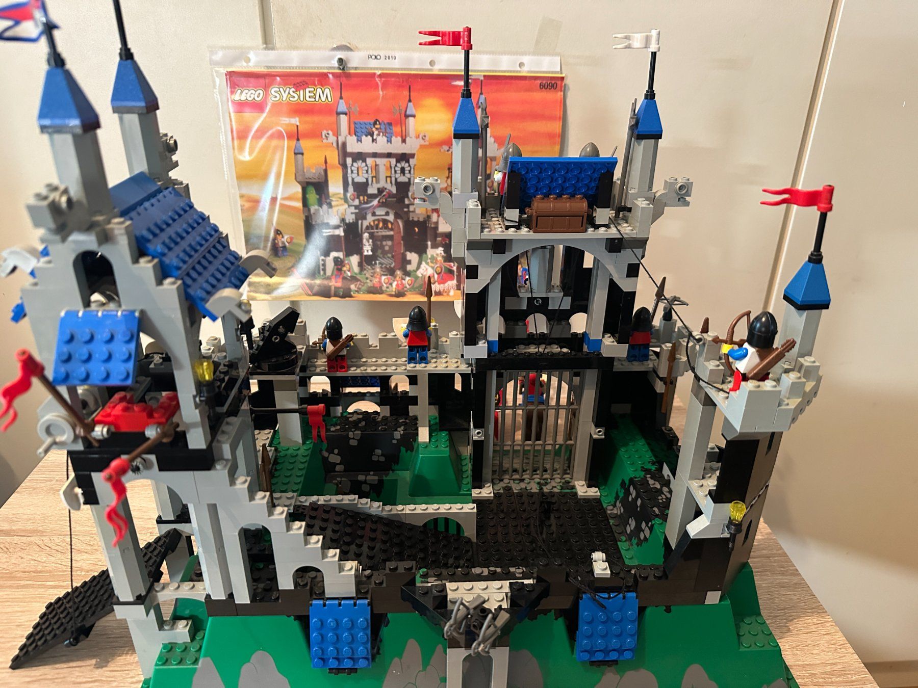 Lego Kit di costruzioni: LEGO Ritter 6090 Royal Knight's Castle – Usato da Basel venduto da Don-Angel 4