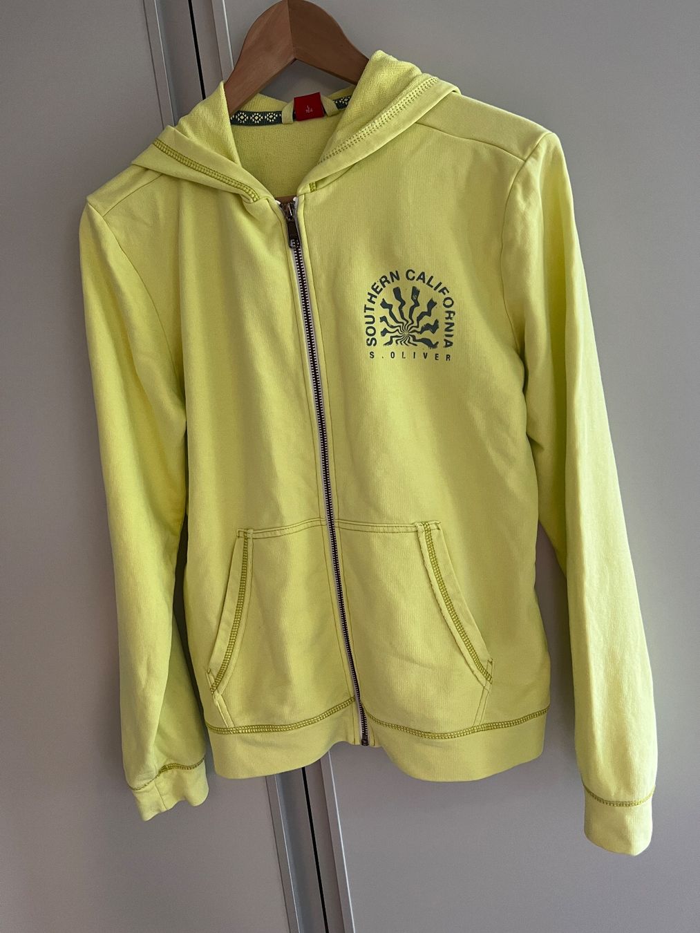 S.Oliver Giacche: ZIP HOODIE / Zipper s.Oliver , Gr. 164 – Usato da Teufen AR venduto da Maleaa