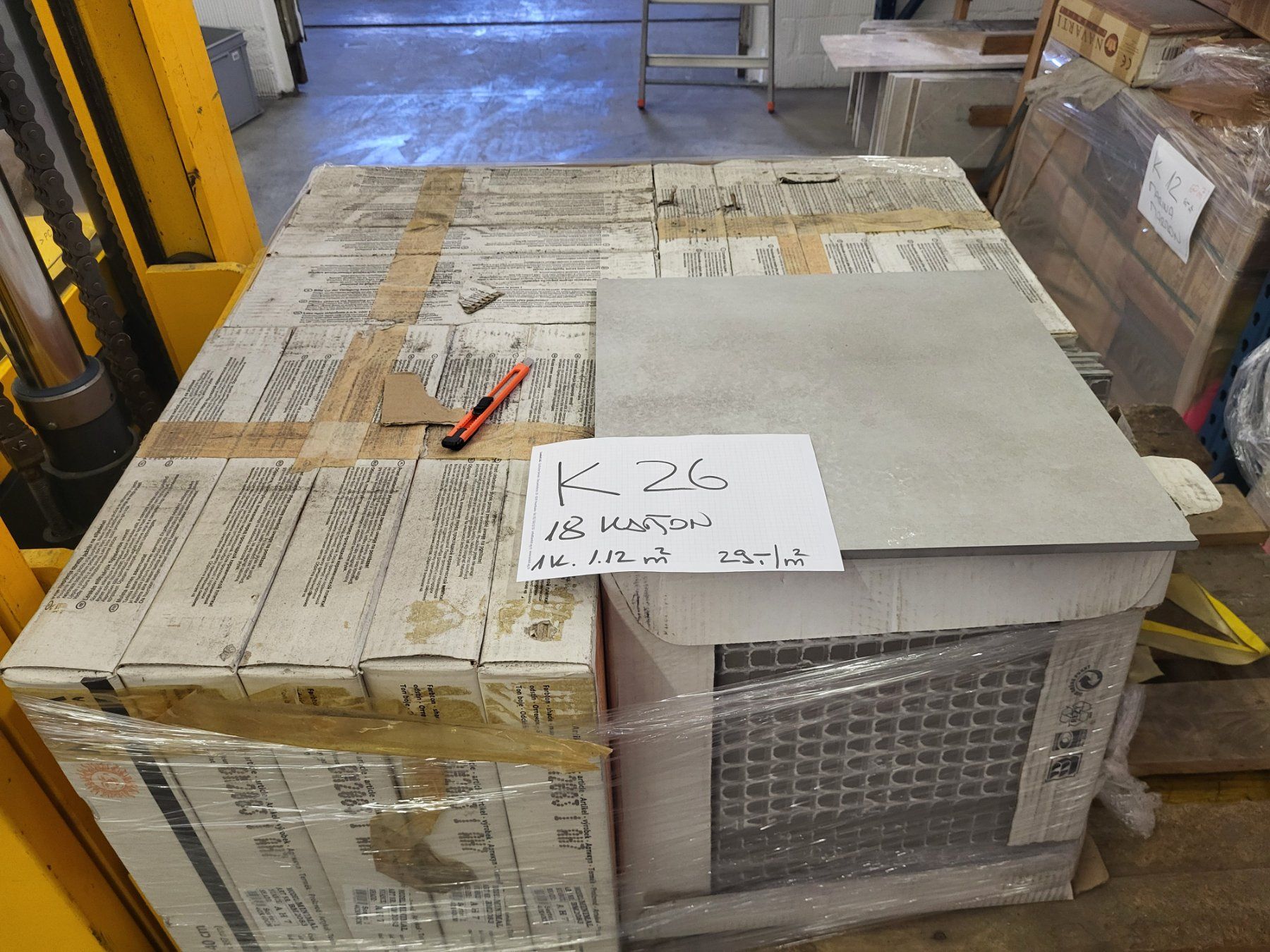 Rivestimenti per pavimenti: Boden/Wand- Feinsteinzeugfliesen 40 x 40cm – Nuovo e nell'imballaggio originale da Diessenhofen venduto da Osio