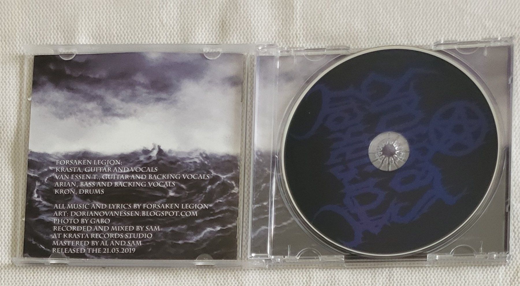 CDs: Forsaken Legion - Bloodline – Gebraucht aus Villars-sur-glane von Epsilonhike 2