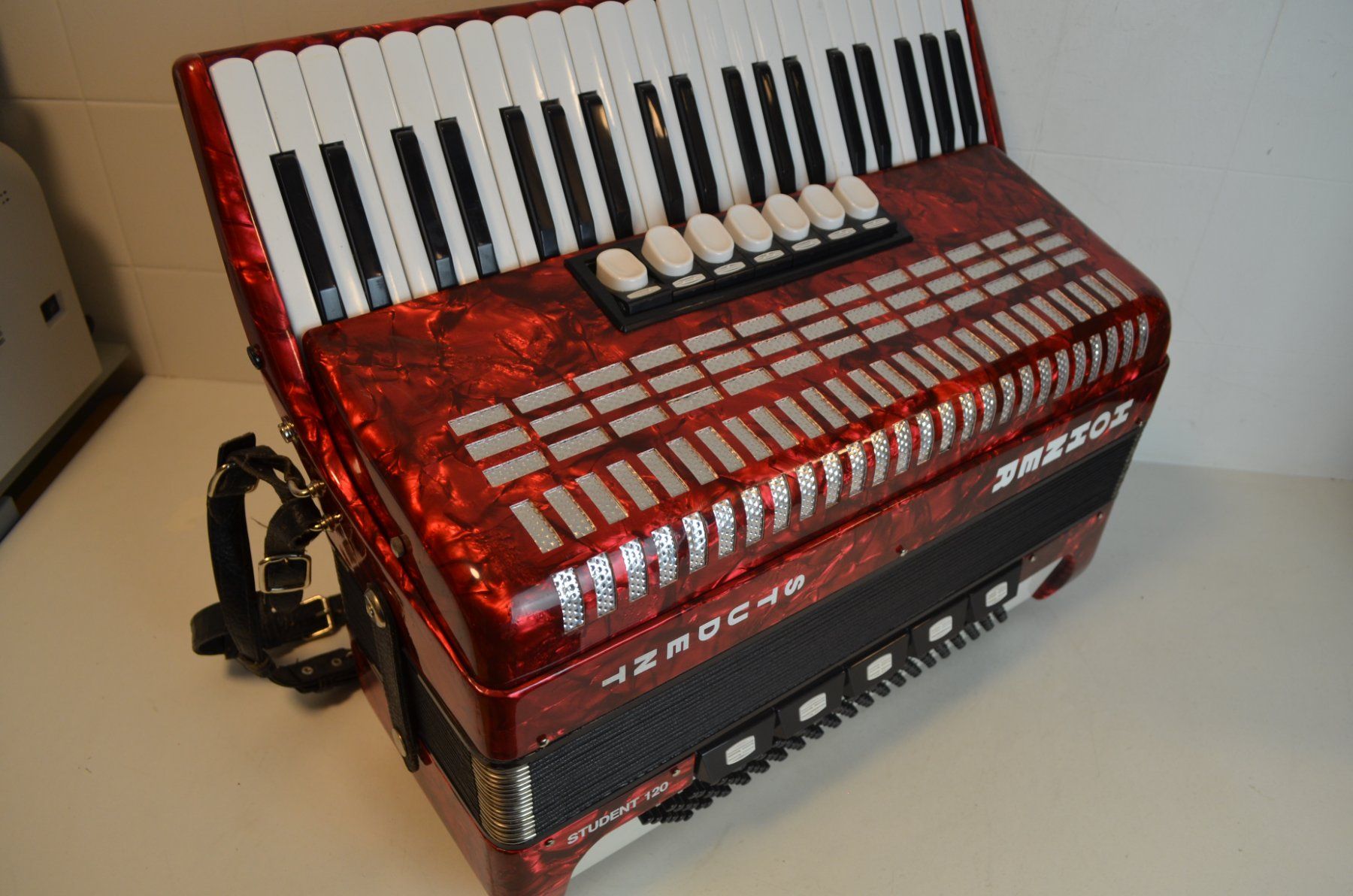 Strumenti musicali: Akkordeon chromatisch Hohner Student 120 – Usato da Zürich venduto da baumusik 1