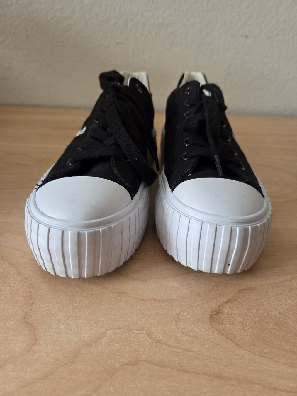 Fila Scarpe da donna: Fila Pointer Classic Damen Sneaker Gr.39 Schwarz  – Usato da Winterthur venduto da katzen07 1