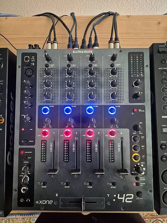 Allen & Heath Console di mixaggio: Allen & Heath Xone 42 – Usato da Zürich venduto da yanickaem89