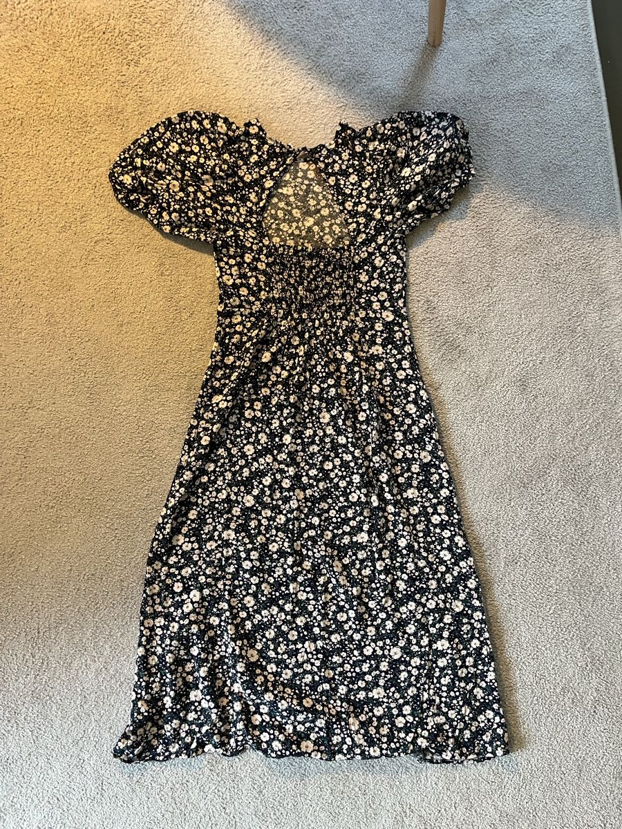 Vestiti: Old Navy Sommerkleid mit Blumenmuster – Nuovo (secondo la descrizione) da Zürich venduto da ole_8rwr 1