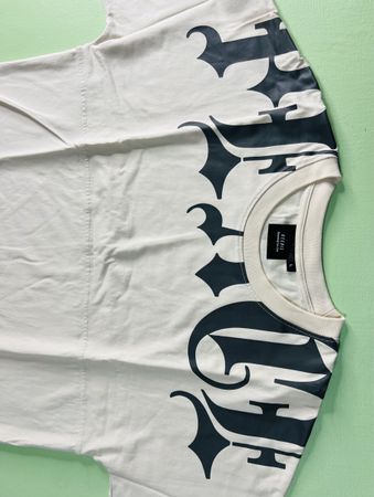 Tshirt von RECOIL Beige mit SchulterPrint... super Qualität