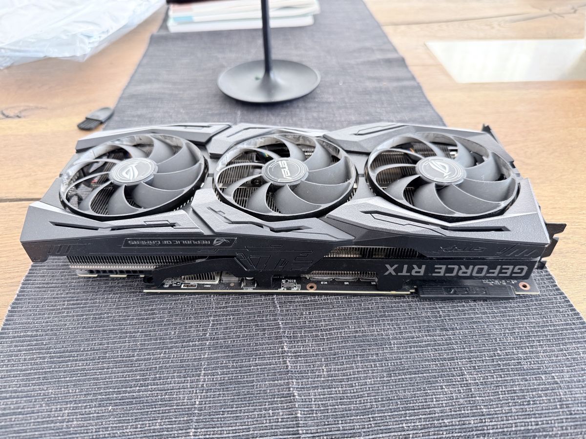Asus Schede grafiche: ASUS GeForce ROG strix RTX2080 o8g gaming – Usato da Emmen venduto da jpsanta