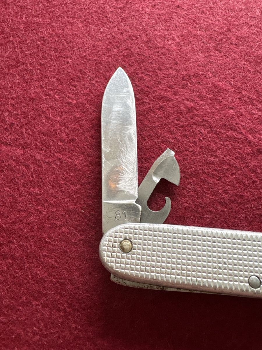 Victorinox Coltelli tascabile: Schweizer Offiziersmesser 1981 - beliebt – Usato da Embrach venduto da mays 1