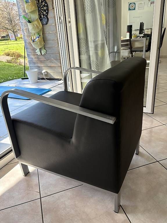 Poltrone: Fauteuil INCLASS noir – Usato da La Tour-de-Trême venduto da gan_5k85 1