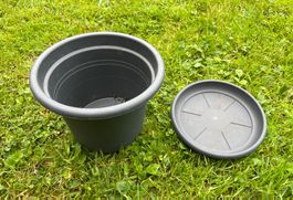 60 Pflanzentöpfe inkl. Unterteller