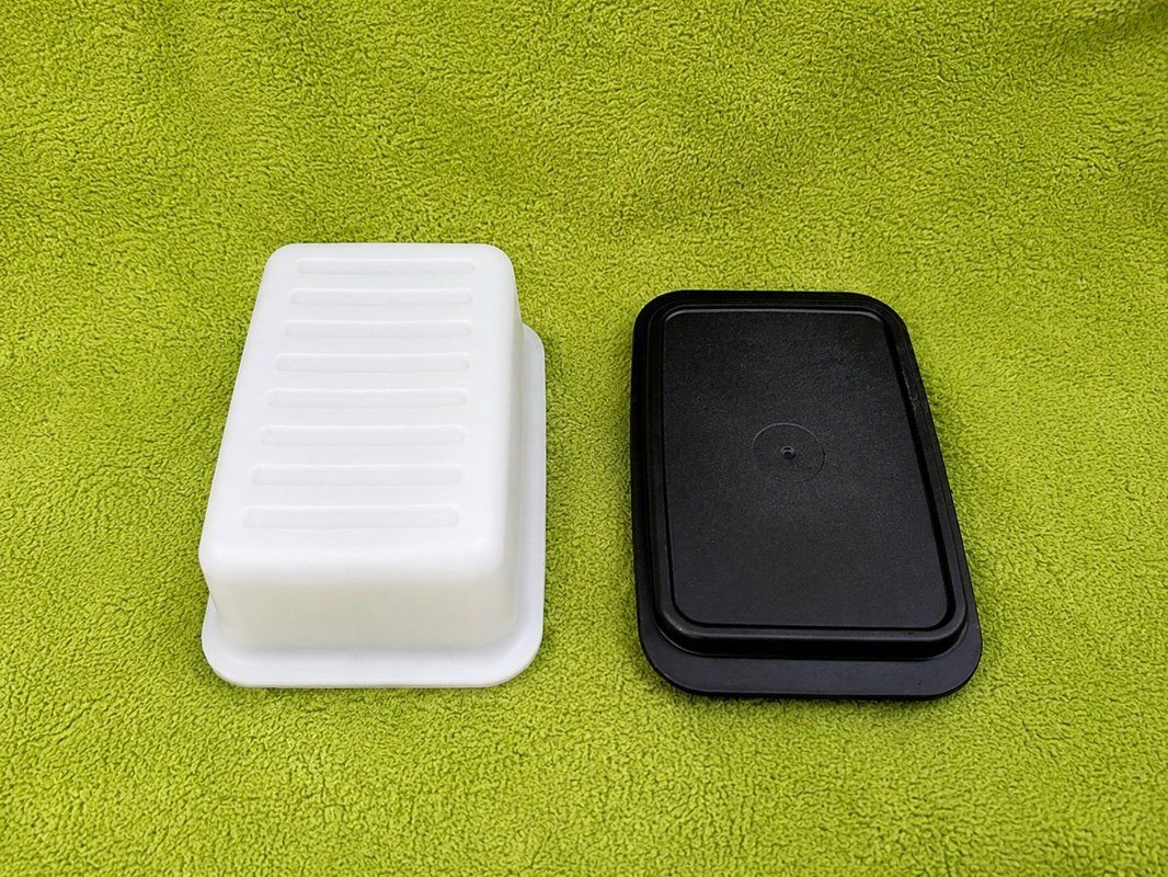 Tupperware Contenitori & Simili: TUPPERWARE Butterdose & Servierschüssel mit Deckel – Usato da Werdenberg venduto da EXA-Secondhand 3