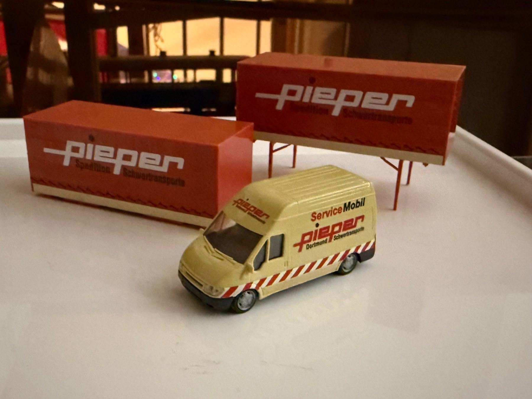 Rietze Kit di modellismo & Modellini statici: Pieper Rietze Ford Transit et containers 1/87 – Usato da Morrens VD venduto da YannD02