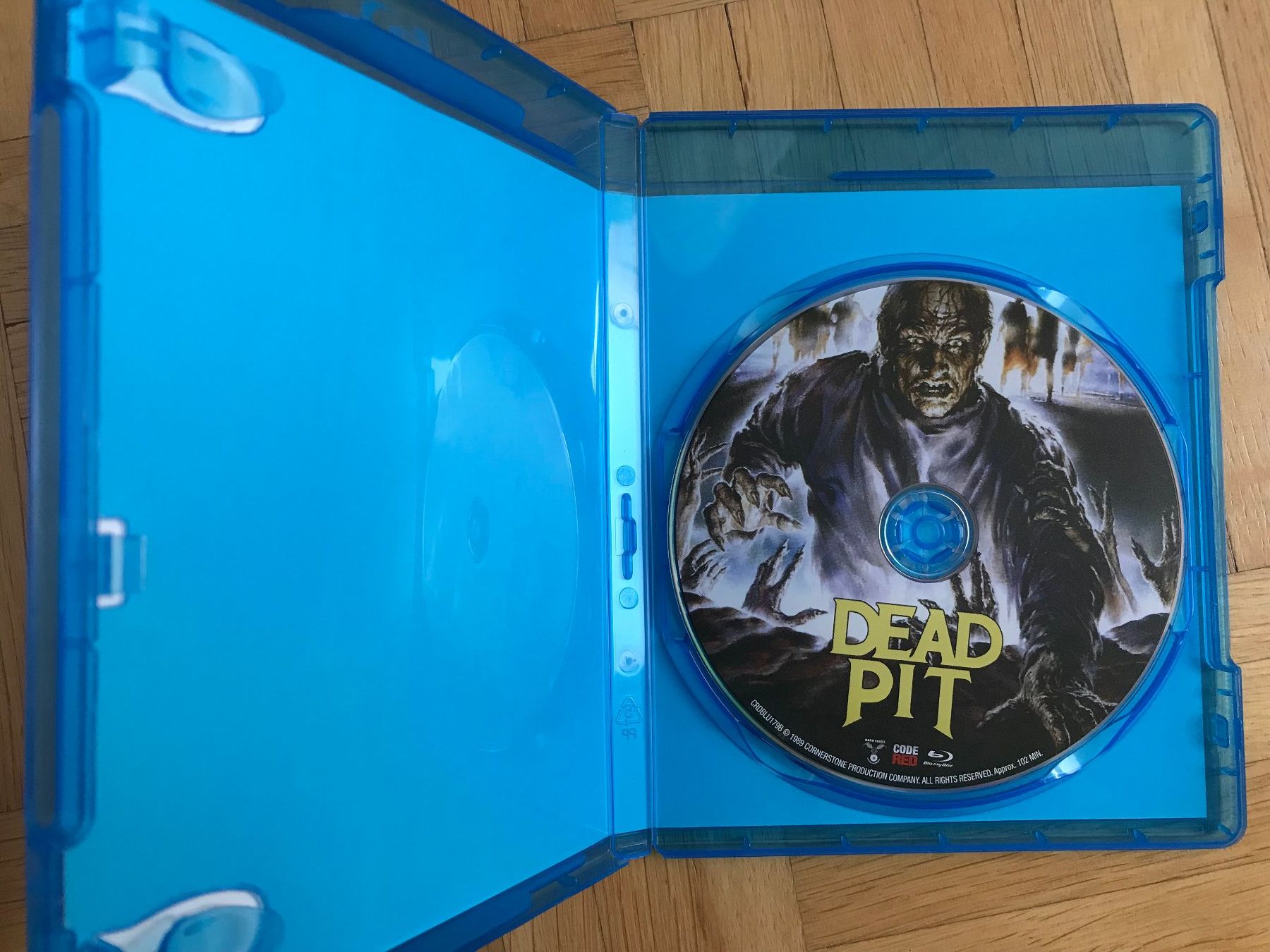 Tutti i DVDs: The Dead Pit - mit Slipcover - Code Red - Blu-ray – Nuovo (secondo la descrizione) da Zürich venduto da Malcom 1