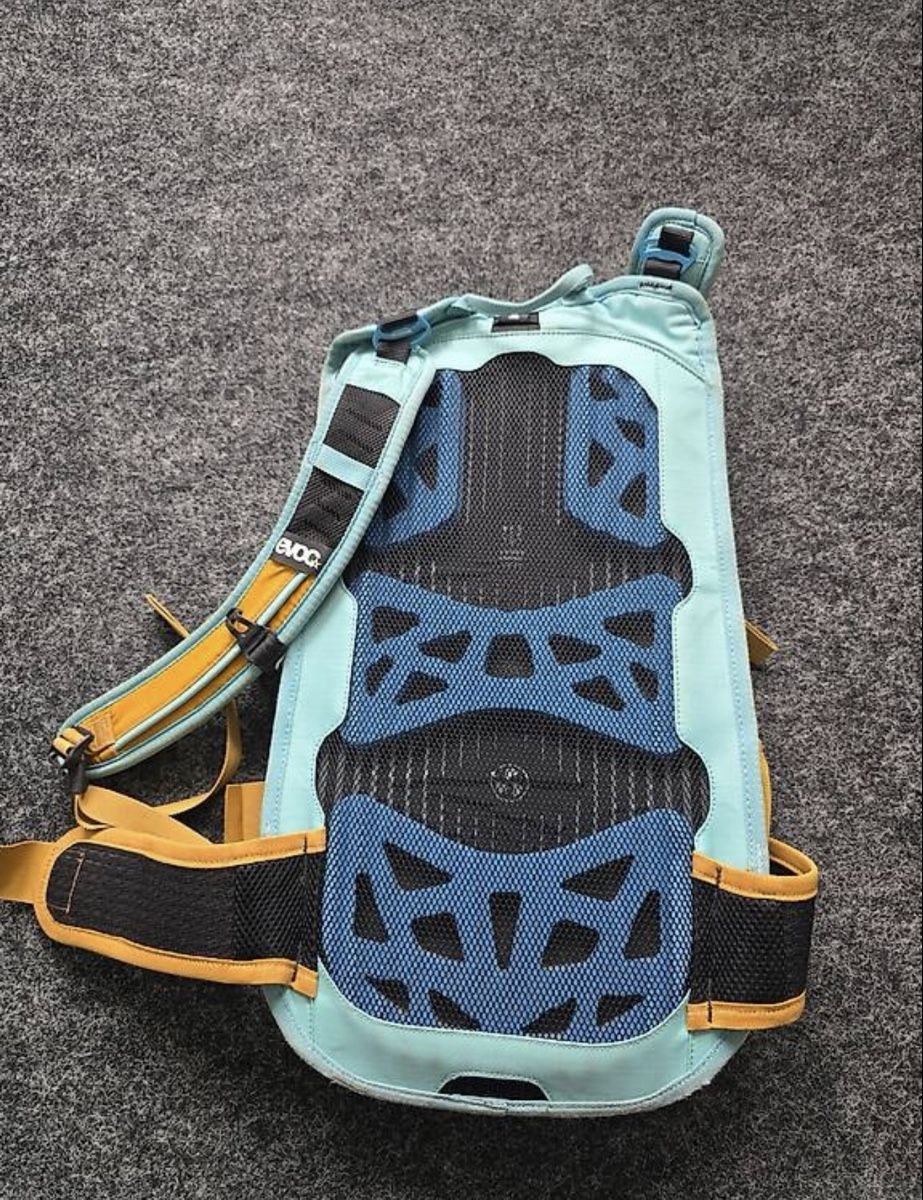 Evoc Rucksäcke: EVOC Stage 12 Bikerucksack / MTB Rucksack – Gebraucht aus Thun von S_Hirschi 4