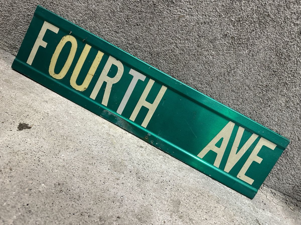 Schilder: Fourth Avenue usa Strassenschild  – Gebraucht aus Reinach AG von rares75