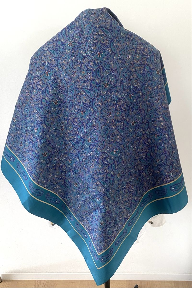 Foulard & Sciarpe: Edler Seidenschal mit Paisley-Muster – Usato da Jona venduto da Flamingoo 3