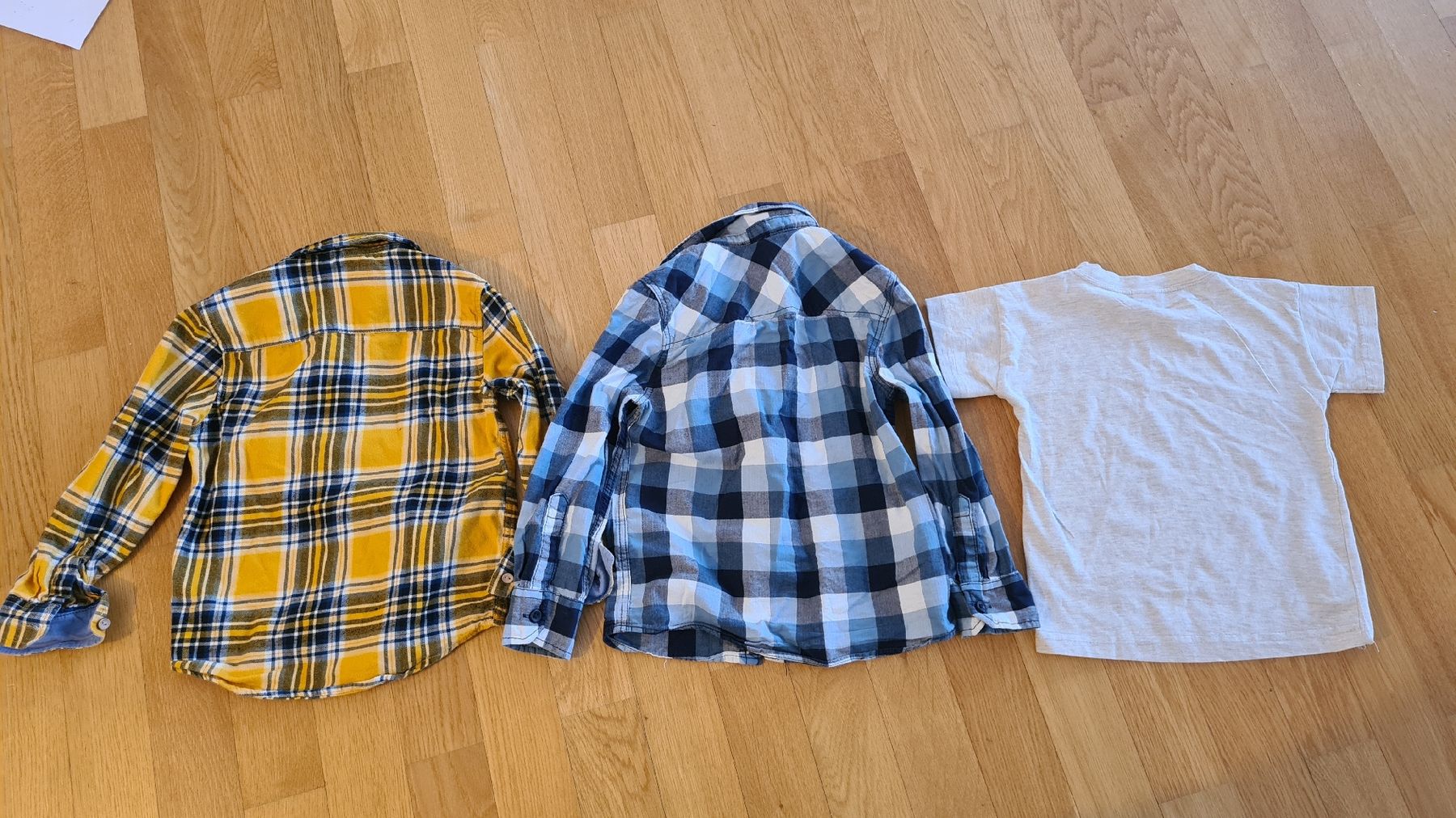 Lotti & Set di vestiti: Kleiderpaket Gr 110 – Usato da Zumikon venduto da daryona 4