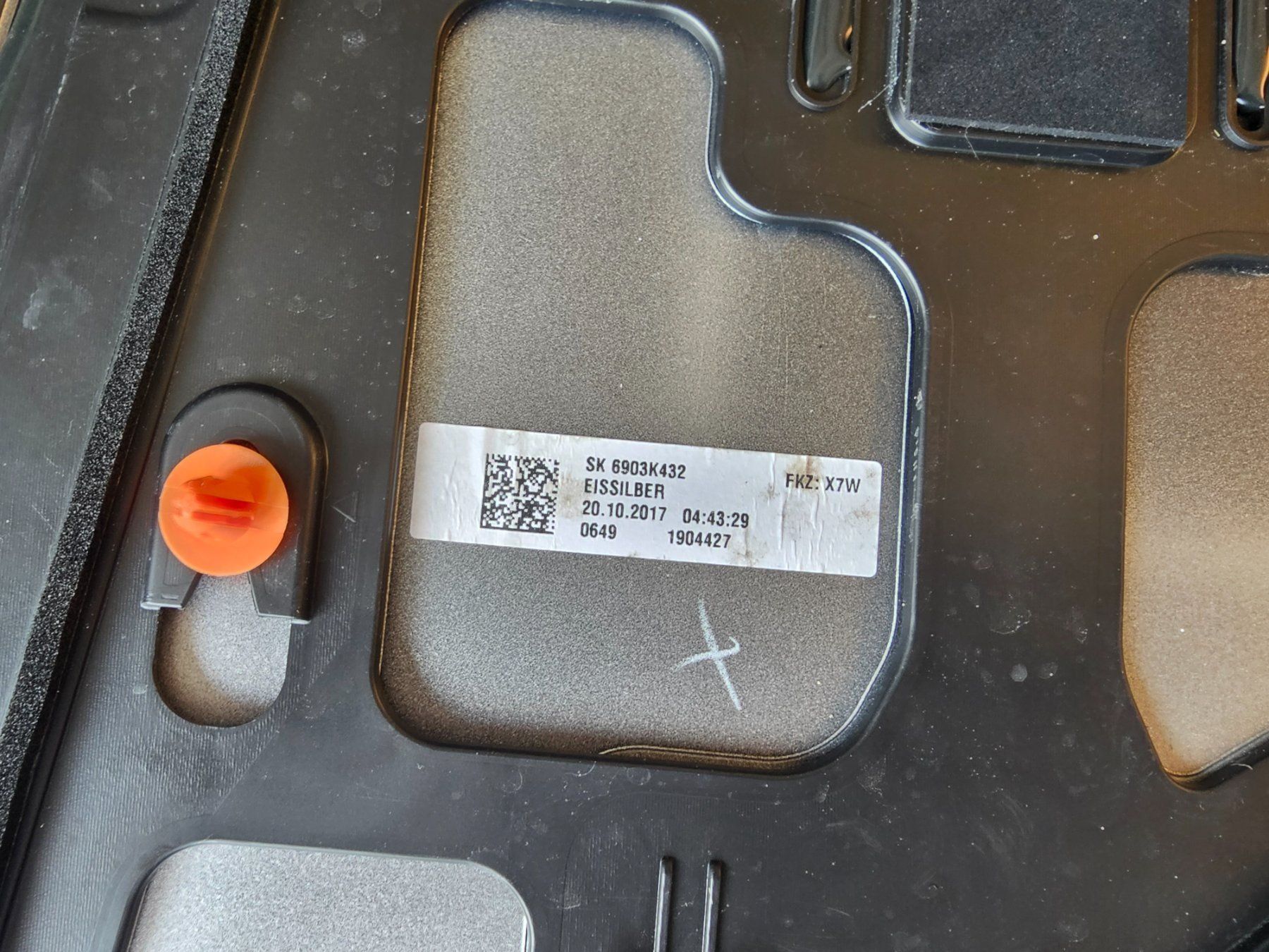 Controller: 2 Stücke Audi Q2 - Seitenpanel in silber – Usato da Ottenbach venduto da TimelessEmotions. 5