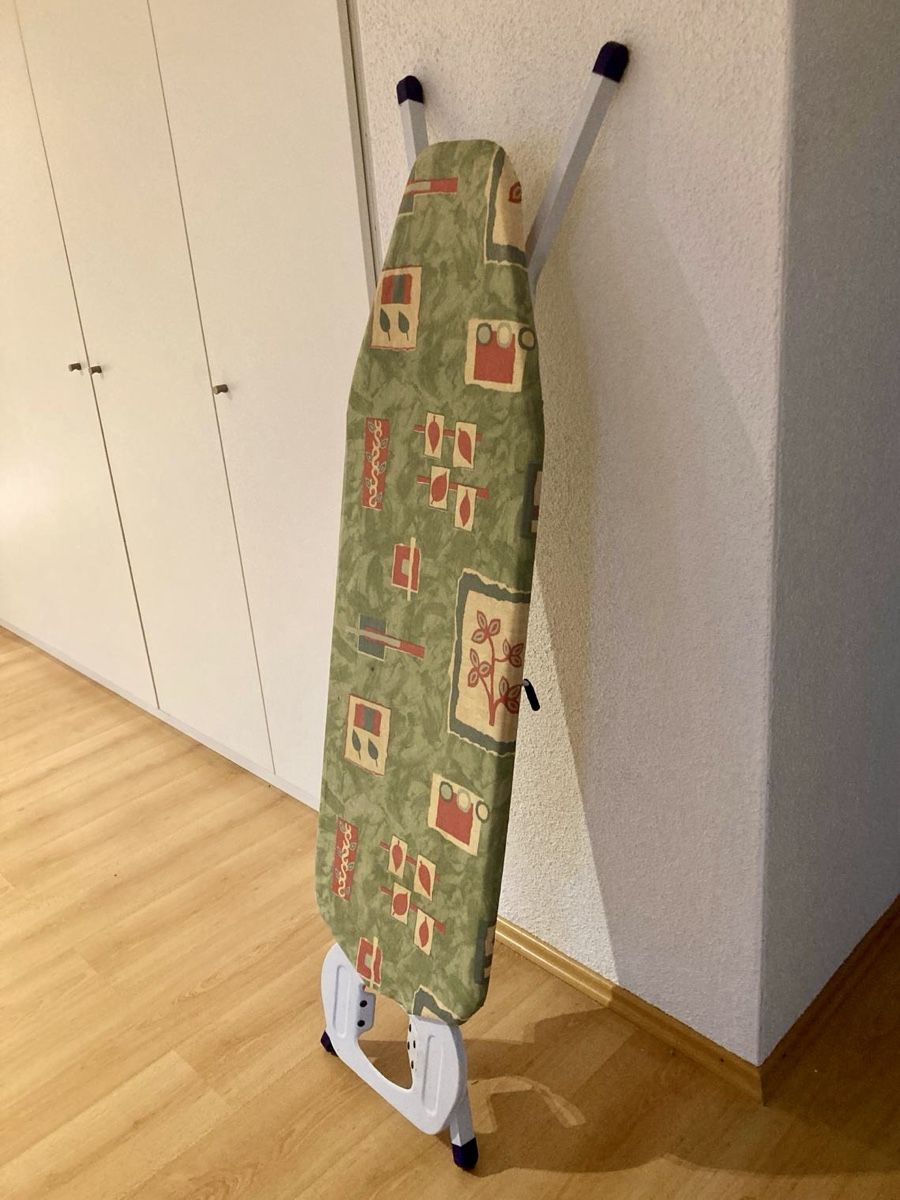 Assi da stiro: Bügelbrett/ ironing board – Usato da Altenrhein venduto da Docdoc 1