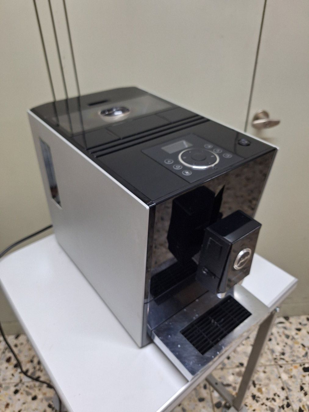 Jura Macchine per caffè & Macchine per espresso: Machine à café JURA A9 Aluminium – Difettoso da Laconnex venduto da Patkek29 2