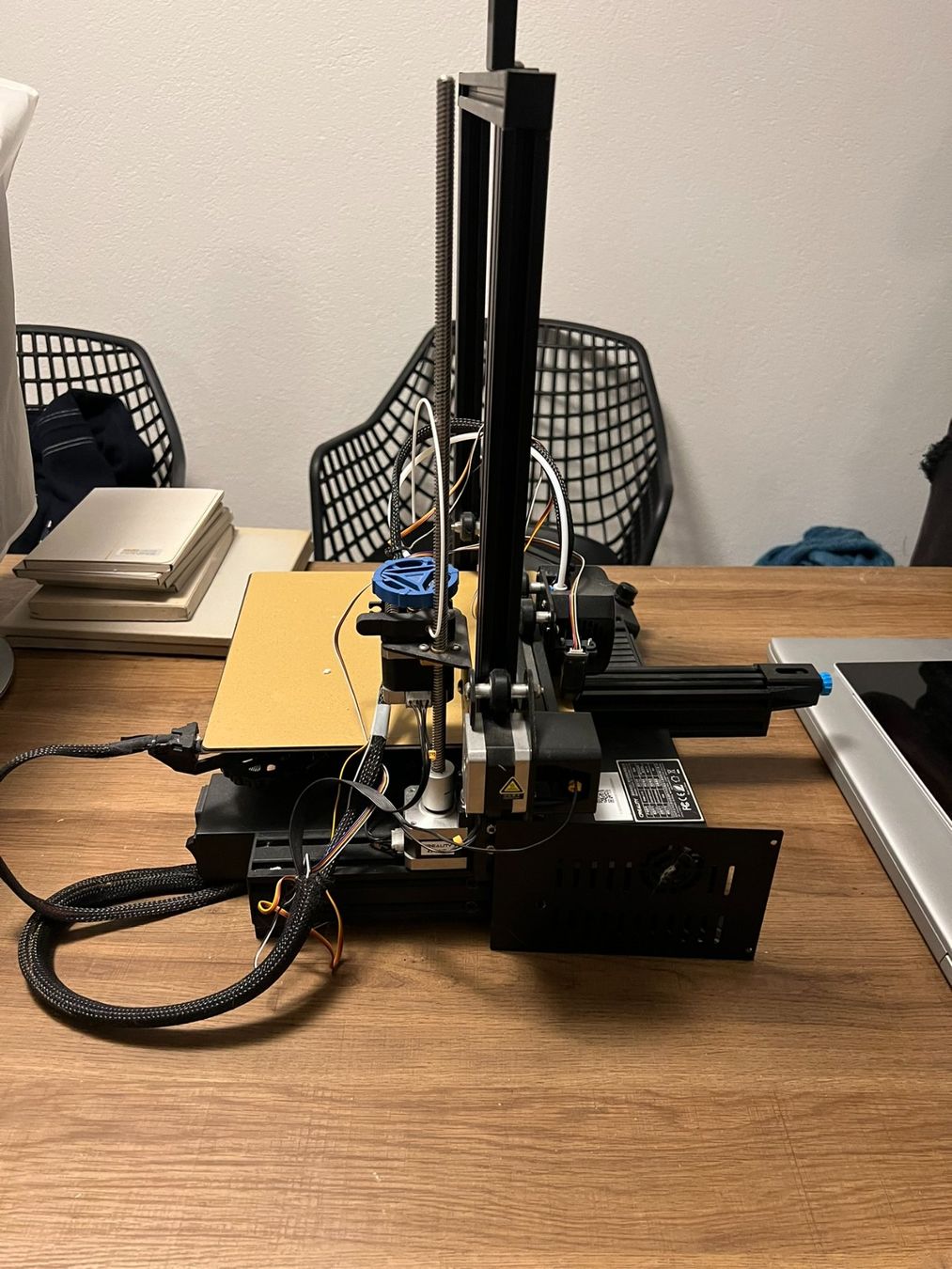 Stampanti 3D: Creality Ender 3 V2 FDM 3D-Drucker gebraucht – Usato da Volketswil venduto da Lootington_Post 1