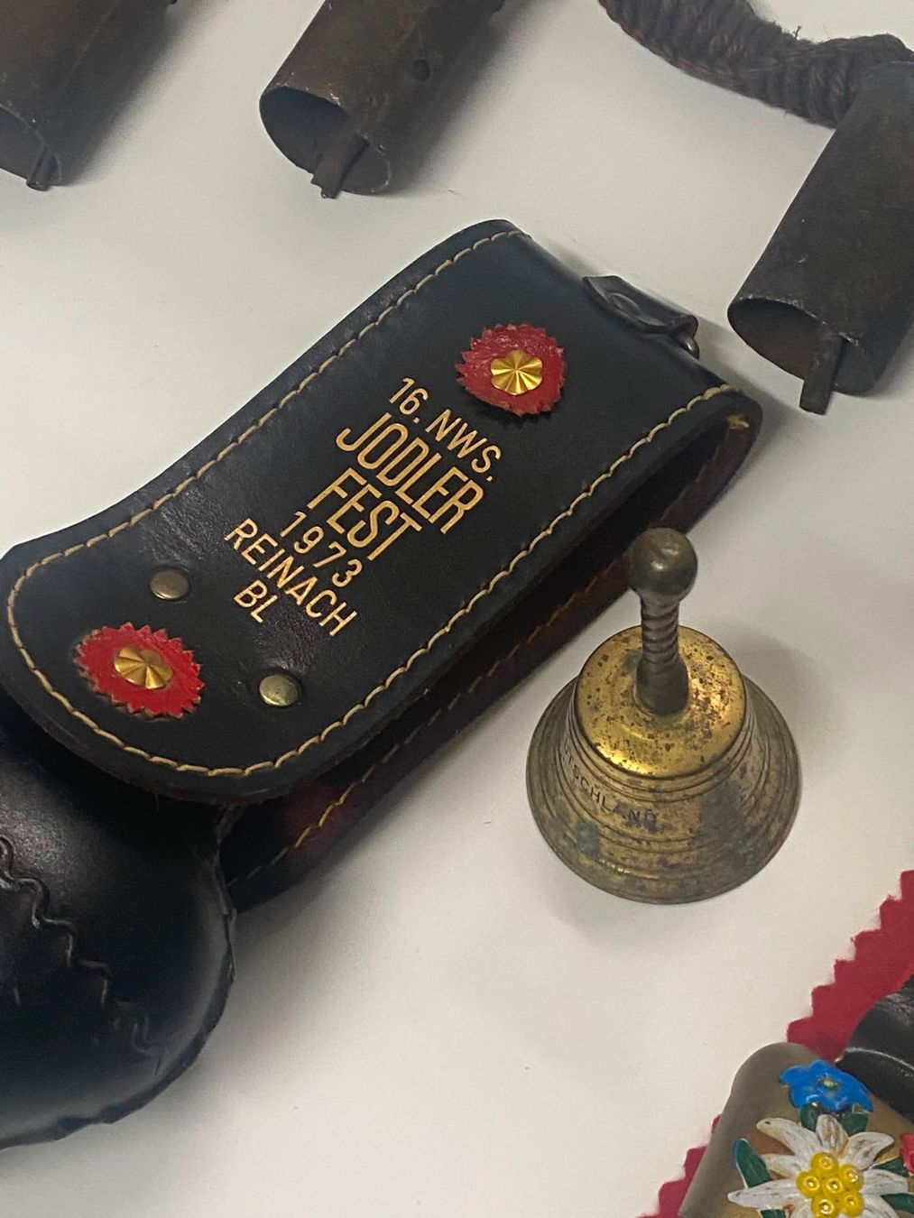 Campanacci mucche: Grosses LOT alte Glocken Kuhglocken – Usato da Dübendorf venduto da lan1808 3