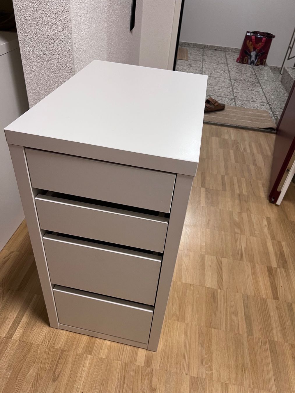 Ikea Korpus: Micke Schubladen (2 stk) Ikea – Gebraucht aus Thalwil von and_nb7r 1