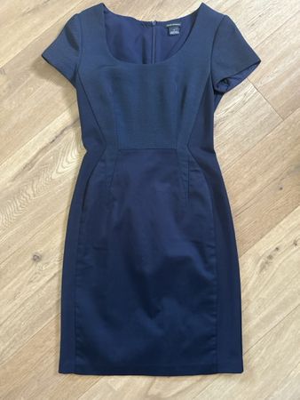 Robe Club Monaco bleu taille 4 courte manche