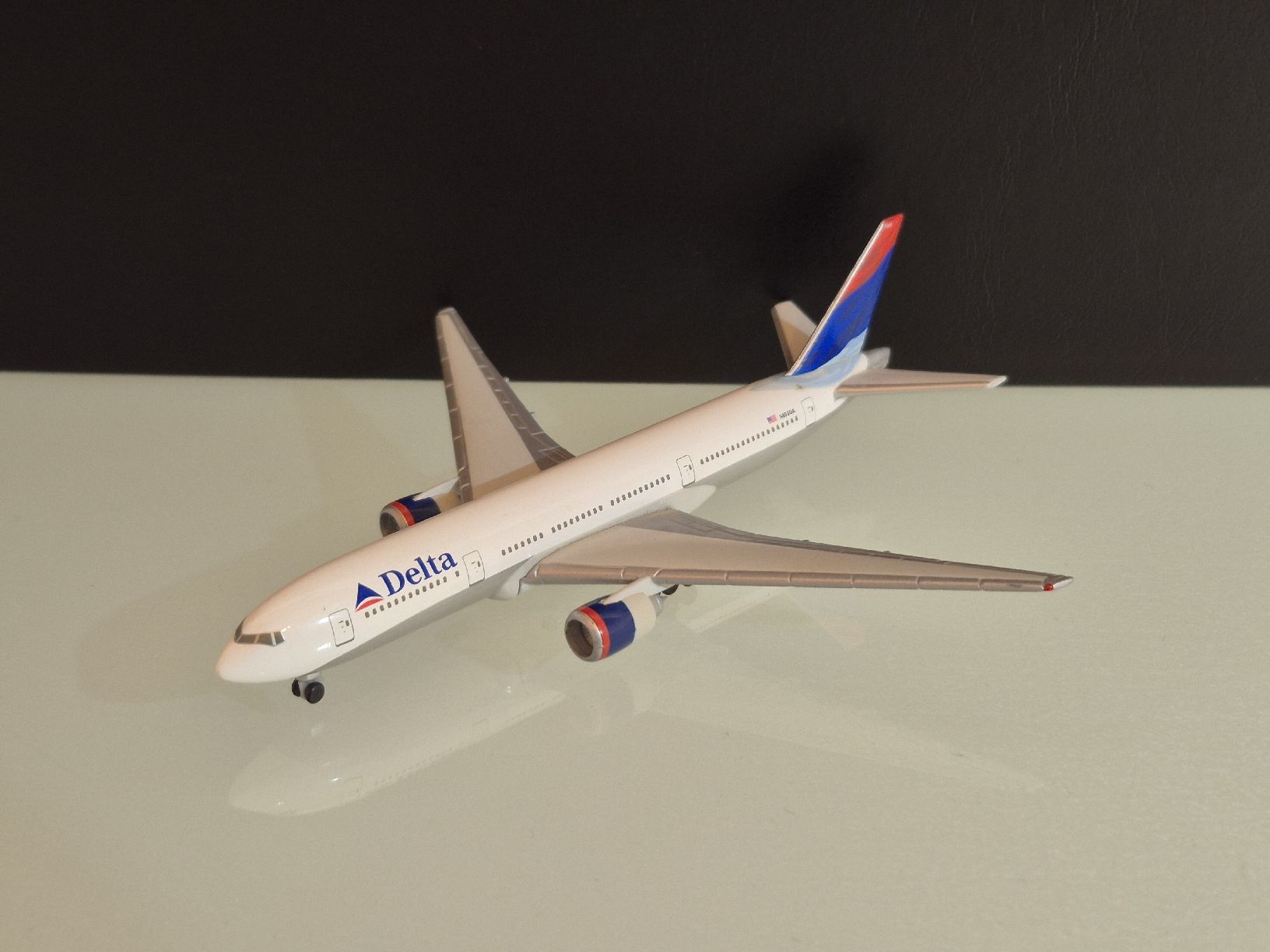 Herpa Kit di modellismo & Modellini statici: Herpa Delta Airlines 1:500 – Usato da Uetendorf venduto da myhome12