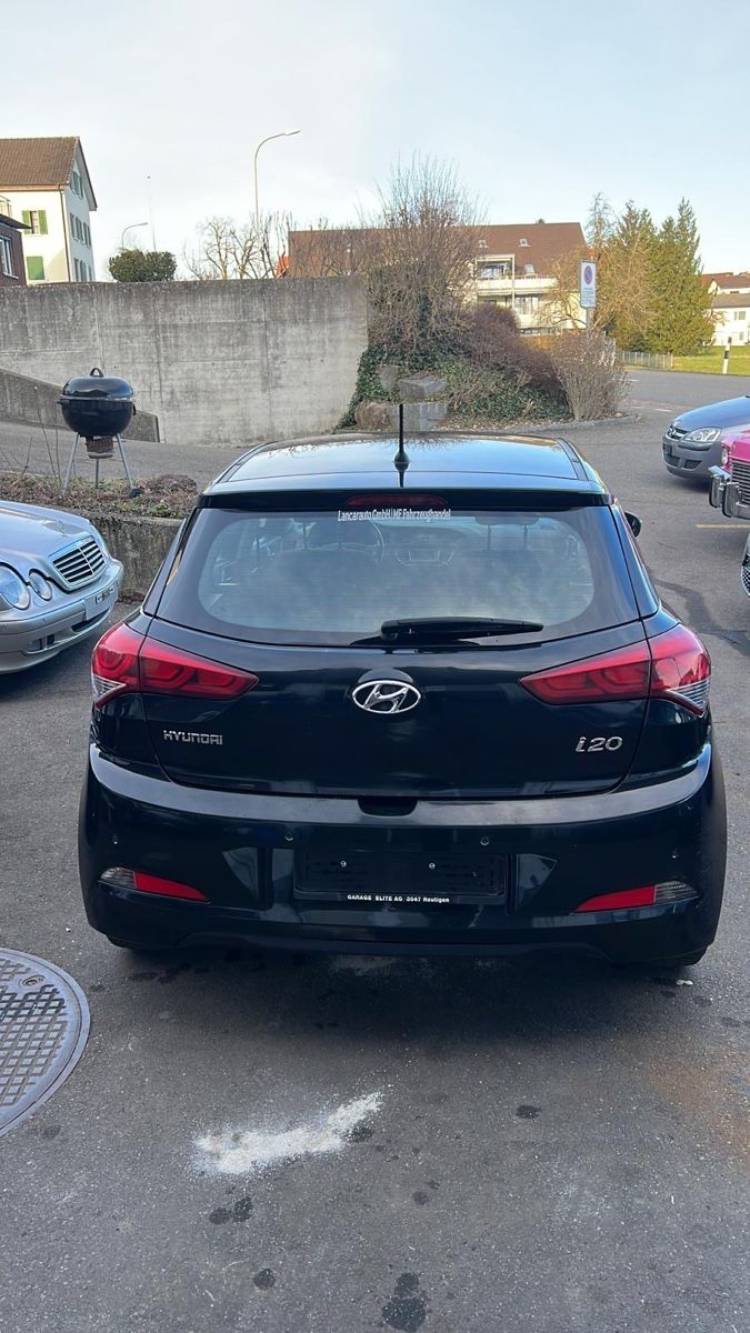 Hyundai Automobili: Hyundai i20 – Usato da Frauenfeld venduto da sve_yj27 3