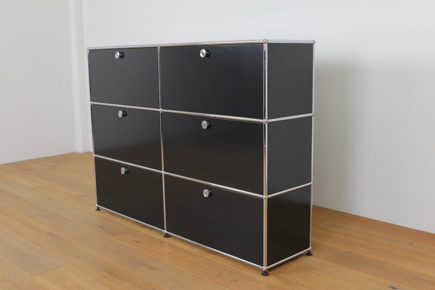 USM Scaffali: USM Haller Highboard Graphitschwarz – Nuovo (secondo la descrizione) da Affoltern am Albis venduto da StudioStandard 1