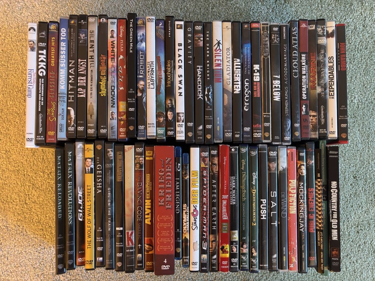 Tutti i DVDs: Sammlung 60 DVD + 2 Blueray  – Usato da Amriswil venduto da HanPav