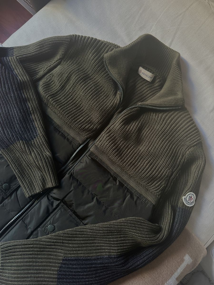 Moncler Giacche: Moncler Padded Down Zip Cardigan In Green – Nuovo (secondo la descrizione) da Dättwil AG venduto da lor_wx7h 1