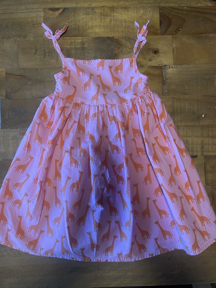 Vestiti & Gonne: Children Dresses, 4-5 years  – Usato da Dettighofen Lengw. venduto da tie_l2d7 2