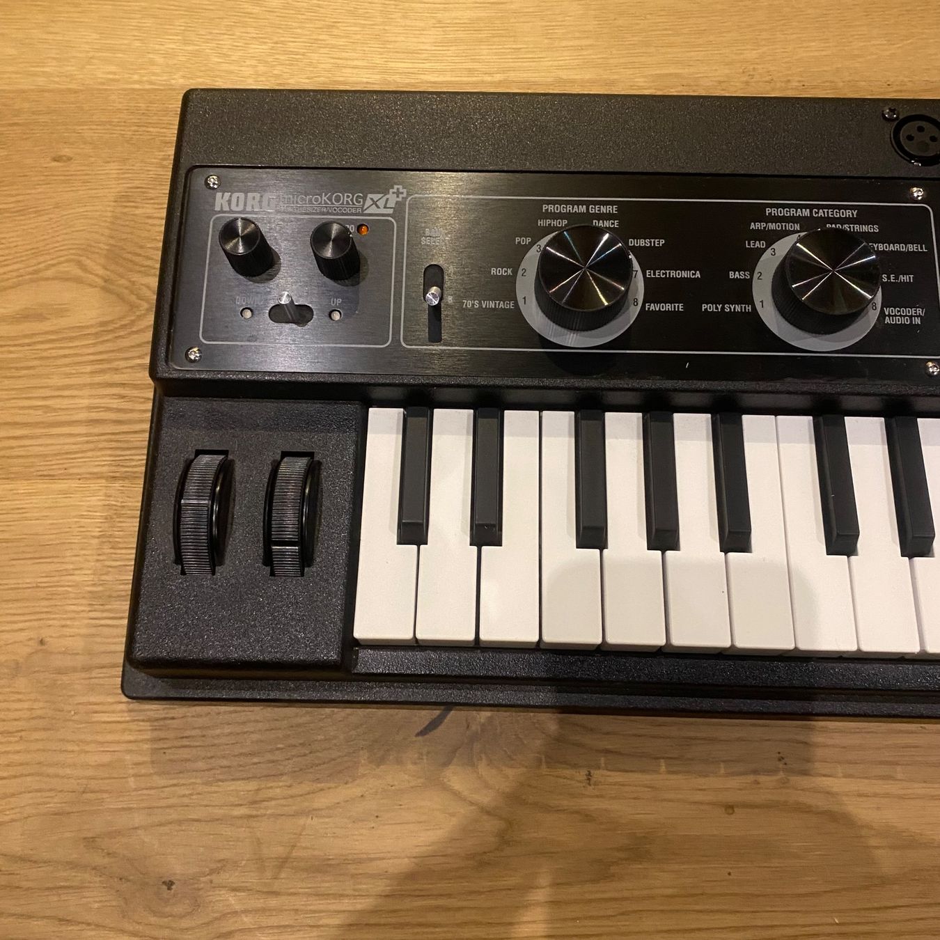 Korg Instruments de musique: Synthétiseur Korg MICROKORG XL + BLACK – D'occasion à Gals par Diskopatshop 1