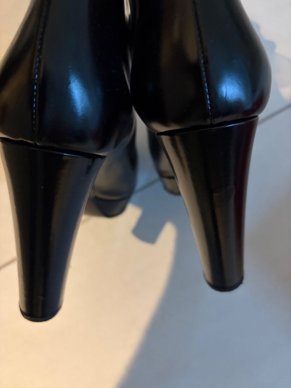 Prada Scarpe da donna: Elegante Prada Stiefeletten, Gr. 39,5 neuwertig – Nuovo (secondo la descrizione) da Zürich venduto da fab_lhd9 2