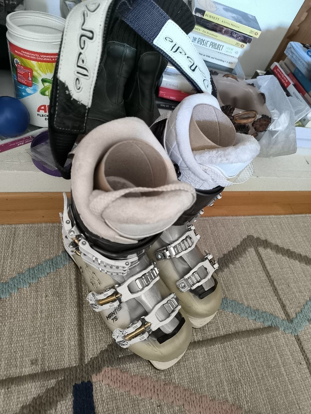 Scarpe da donna: Wom's Ski boots Dalbello Mantis, Flex 75 – Usato da Zürich venduto da kat_v2ph