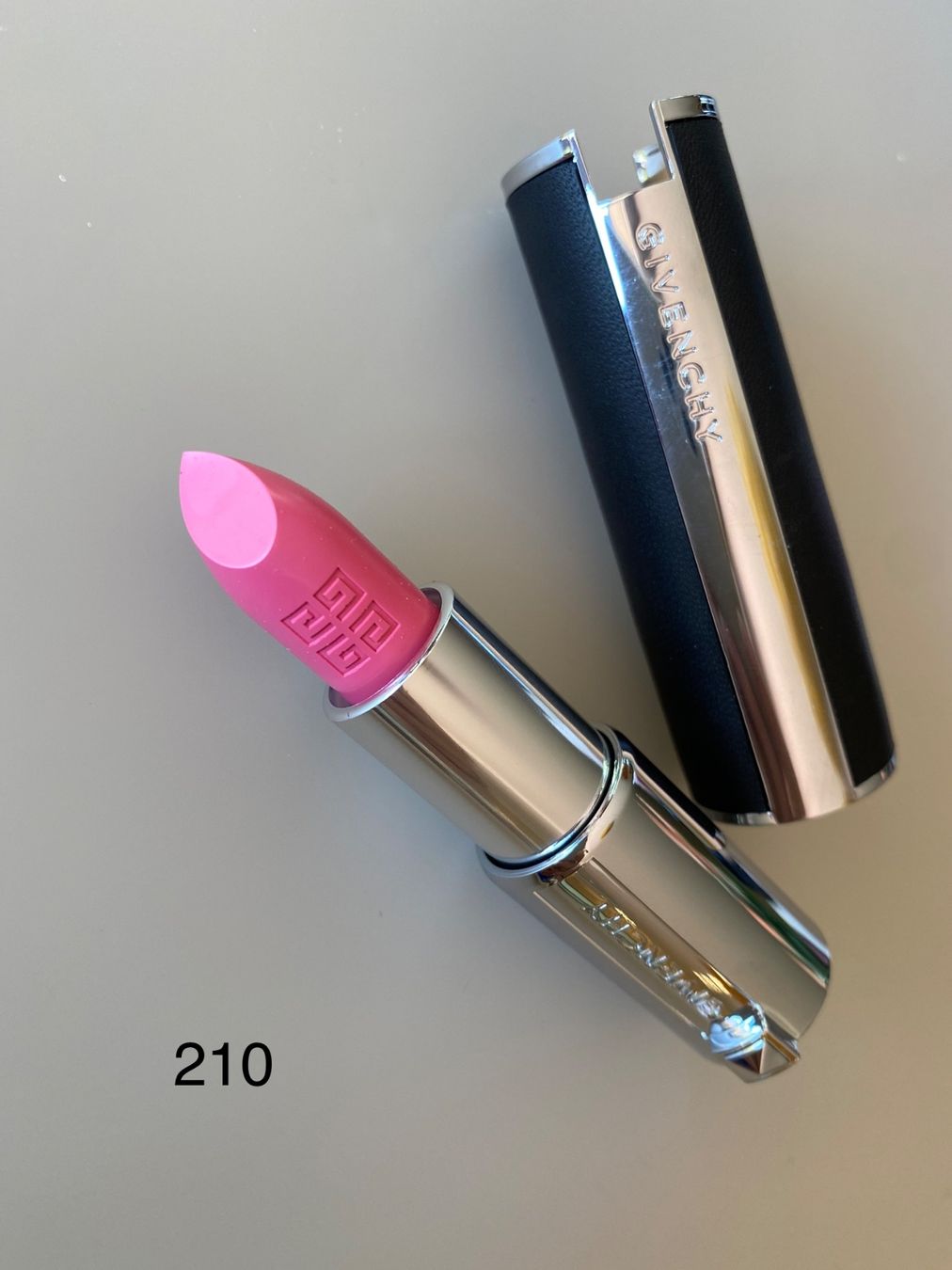 Givenchy Make-up: Rouge à lèvres Givenchy – Nuovo (secondo la descrizione) da Pully venduto da Natala